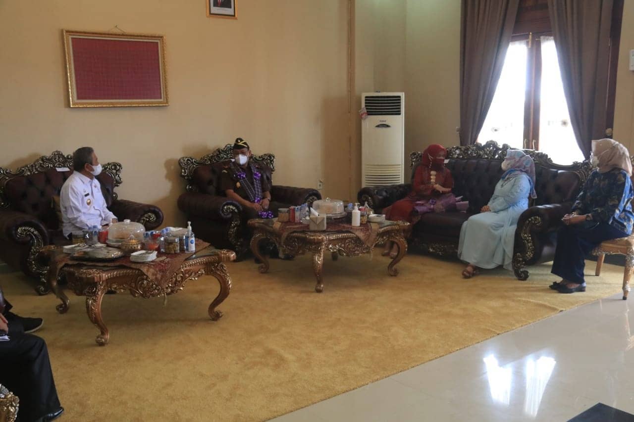 Mulai Bertugas, Kajati Sulbar Temui Gubernur